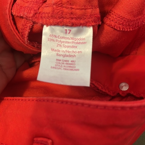 NO BO mid rise   Red color womens shorts size 17” - Picture 6 of 11